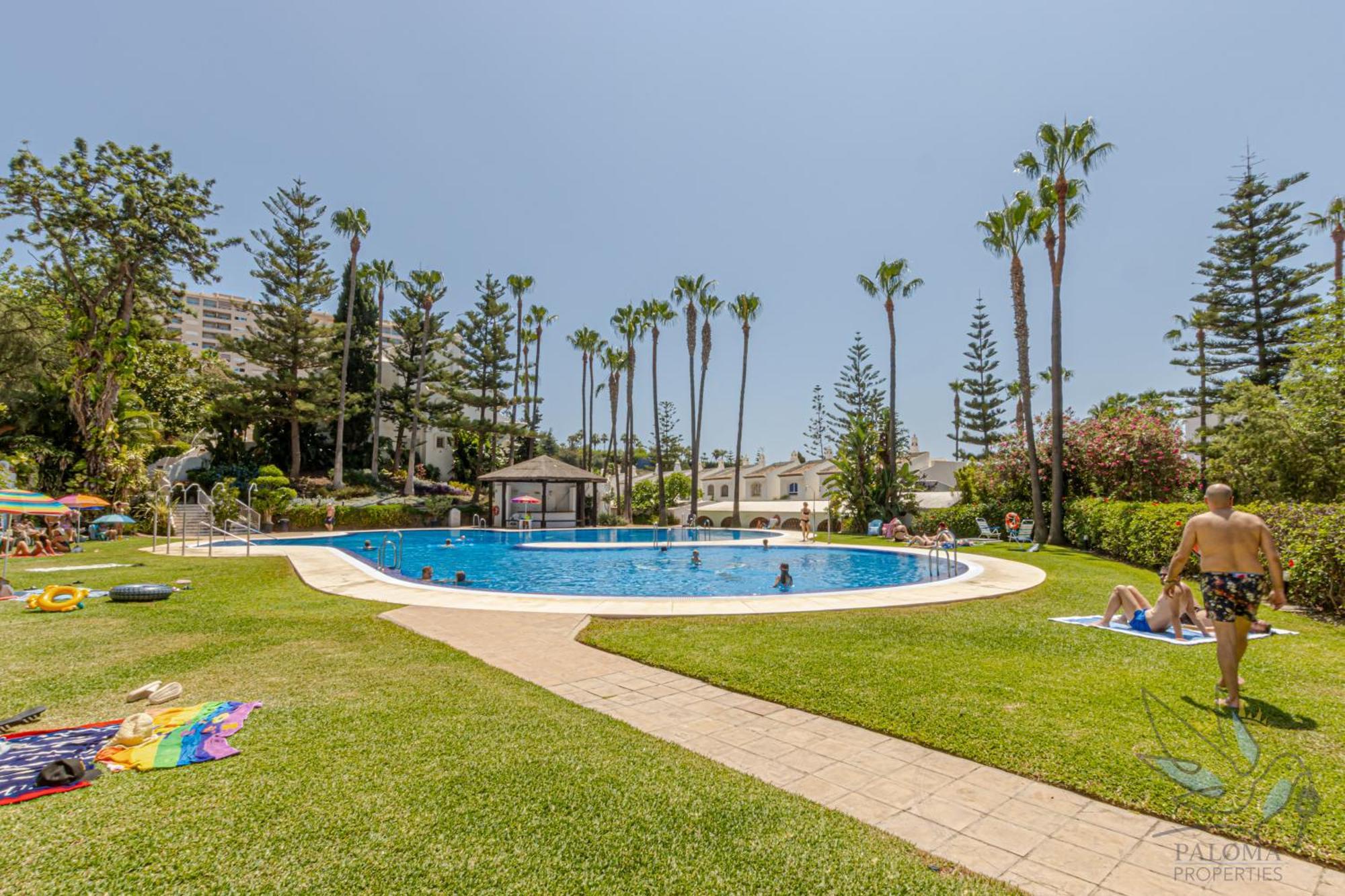 Benalgolf: Seaside Apartment with Private BBQ Backyard Benalmadena Exterior photo