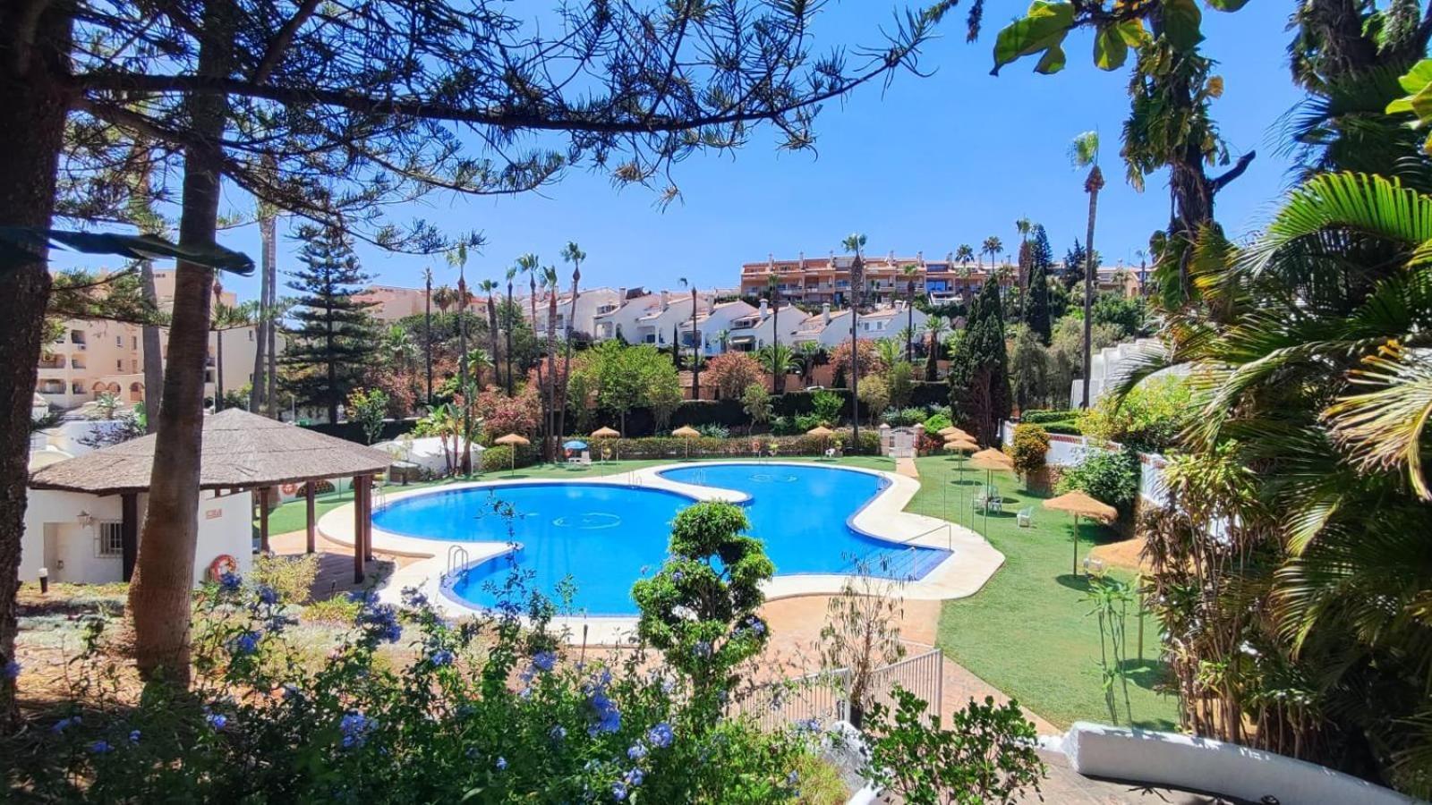 Benalgolf: Seaside Apartment with Private BBQ Backyard Benalmadena Exterior photo